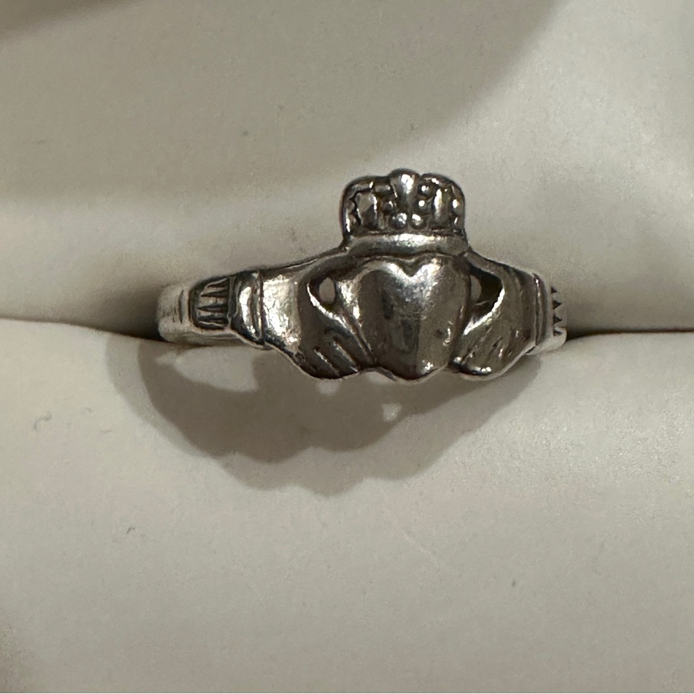 Silver Claddagh Ring